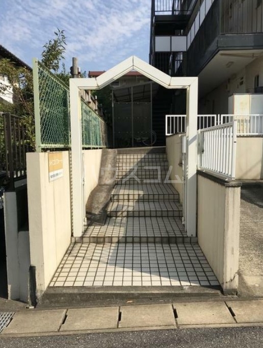 17/21 エントランス