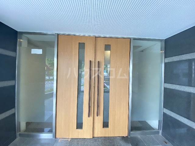 19/29 エントランス