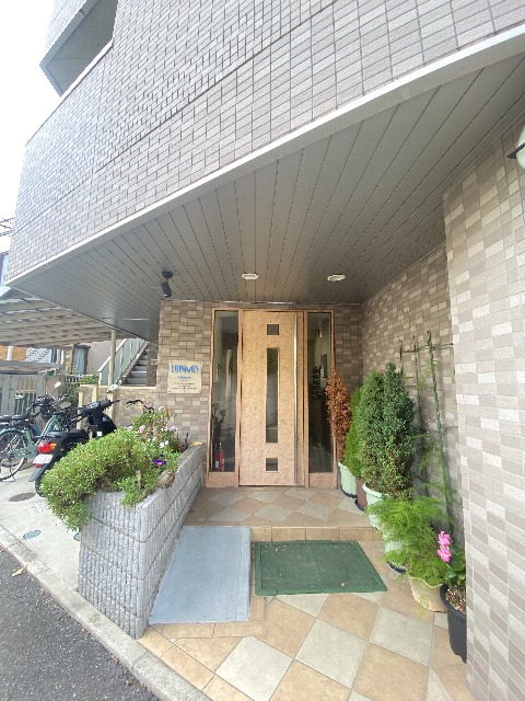 22/30 エントランス