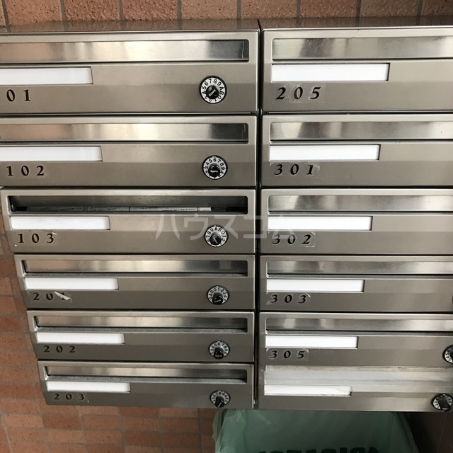 20/30 エントランス