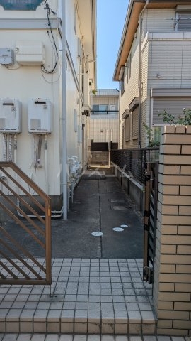 24/30 エントランス