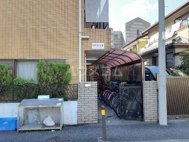 23/30 エントランス