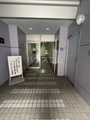 20/28 エントランス