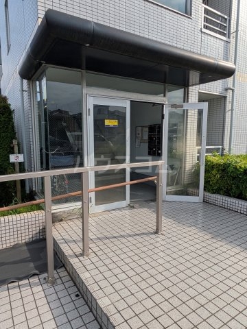 20/30 エントランス