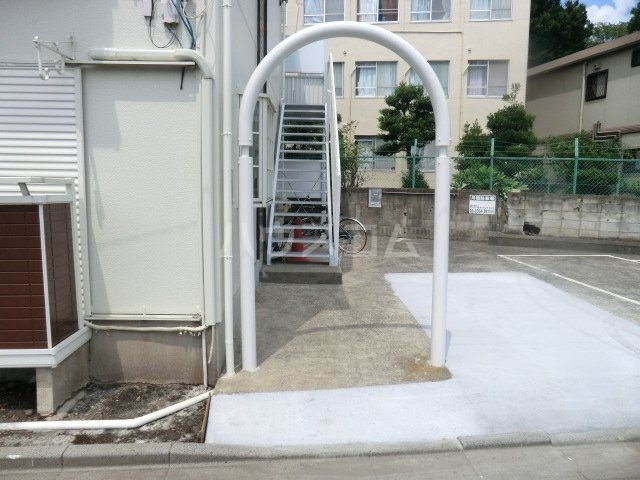 23/25 エントランス