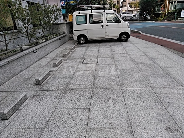 27/30 駐車場