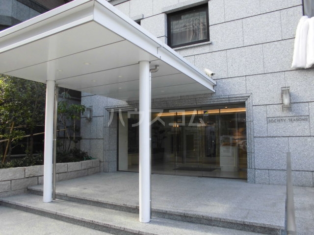 22/30 エントランス