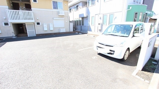 26/28 駐車場