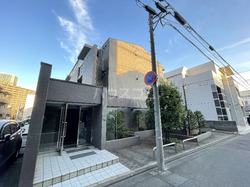 19/30 エントランス