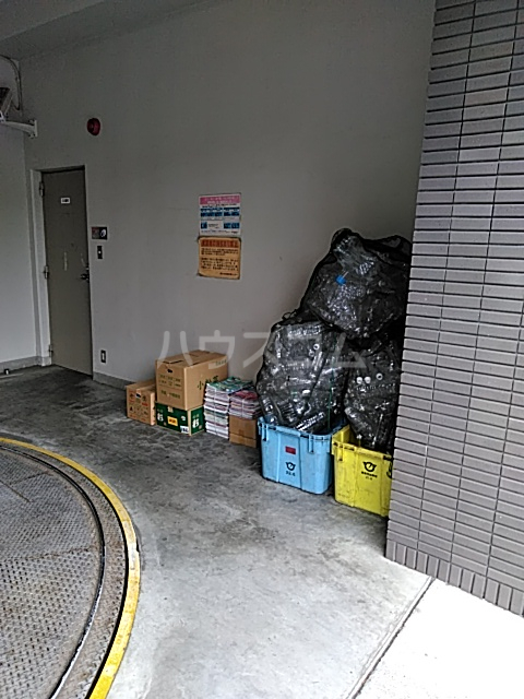 28/30 駐車場