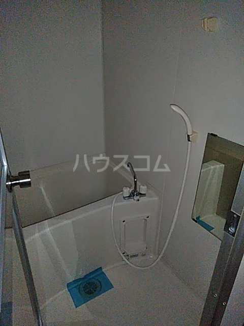 13/30 浴室