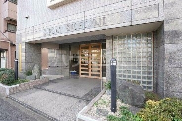 28/30 エントランス