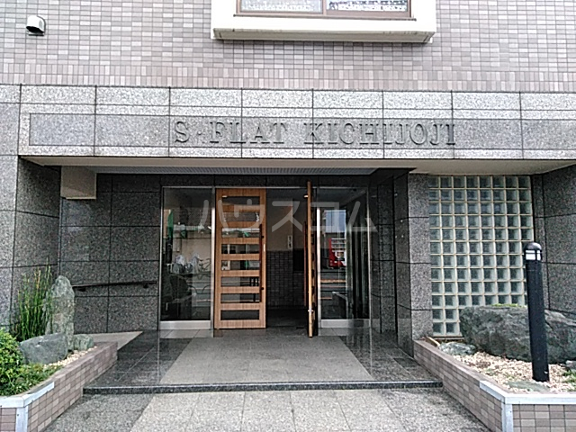 29/30 エントランス