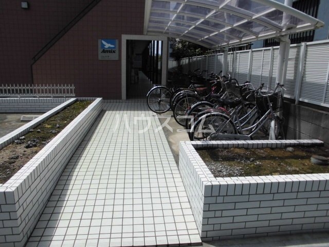 23/30 エントランス