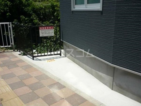 13/23 エントランス