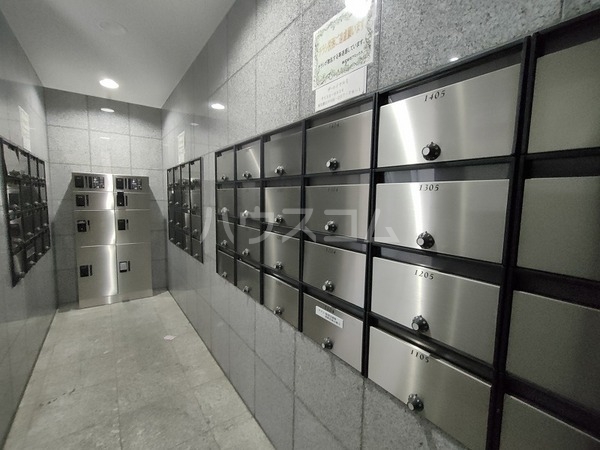 14/19 エントランス