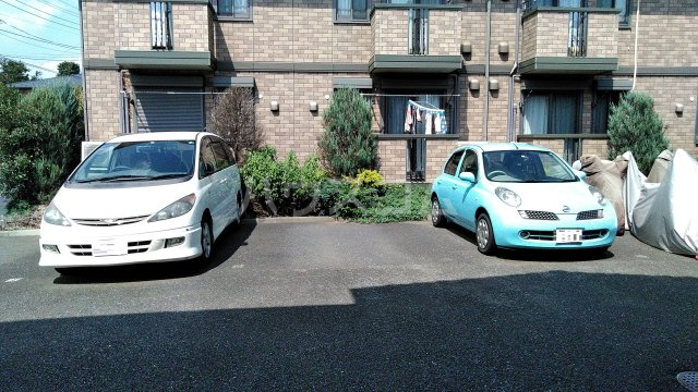 2/3 駐車場