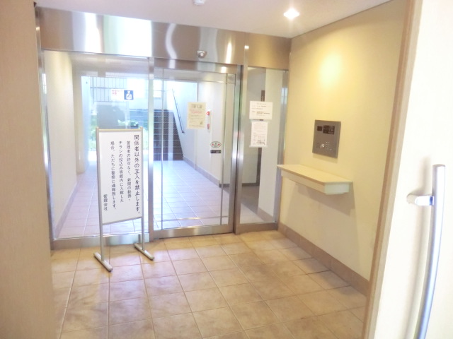 22/30 エントランス