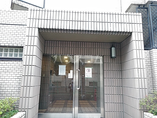 21/30 エントランス