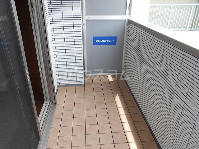 16/27 バルコニー