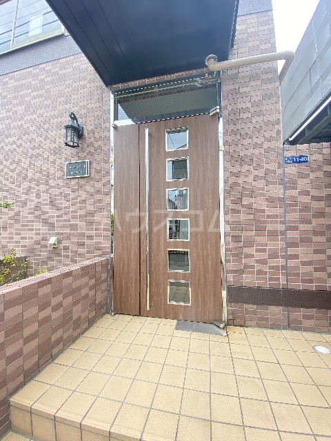 22/30 エントランス