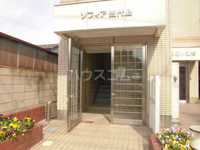 16/25 エントランス