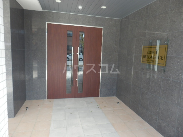 20/30 エントランス