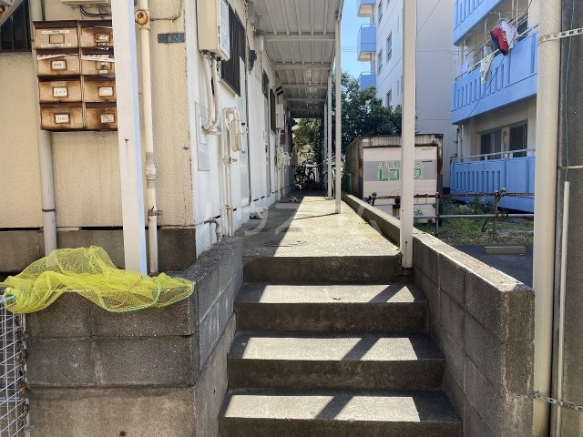 17/27 エントランス