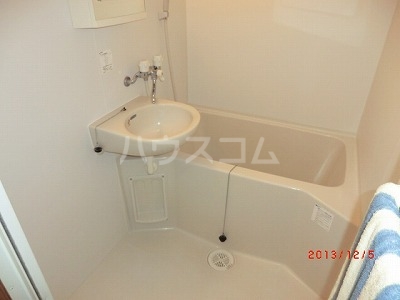 13/22 浴室