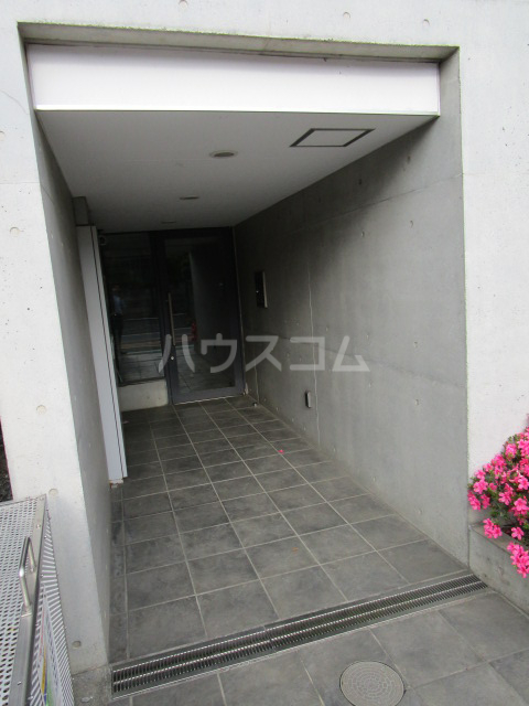 21/27 エントランス