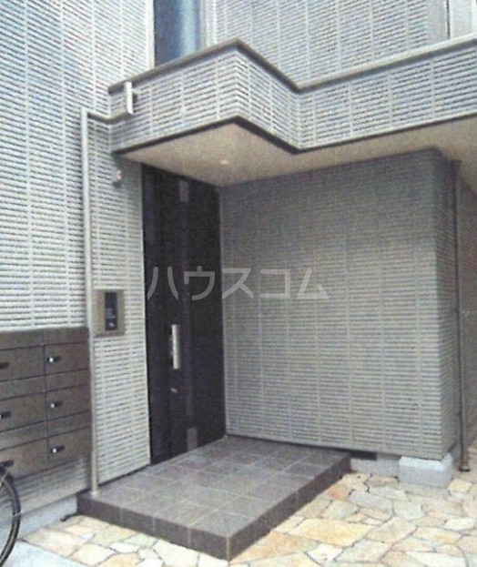 15/15 エントランス