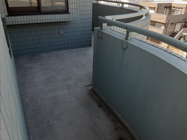 23/30 バルコニー