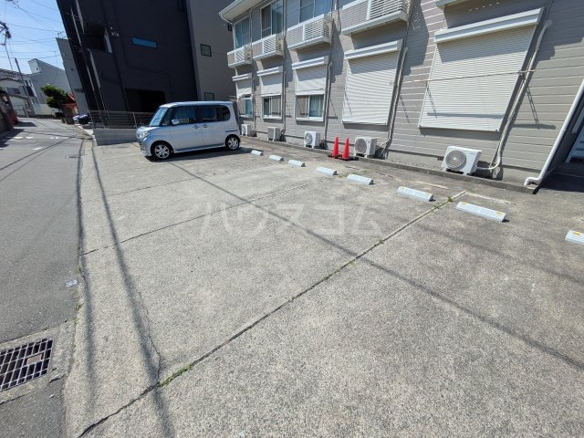 26/30 駐車場