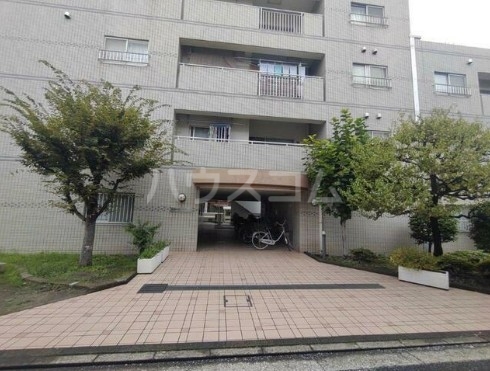 2/5 エントランス