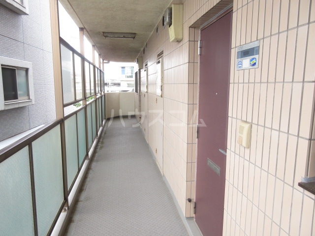 16/26 エントランス