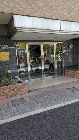 22/25 エントランス