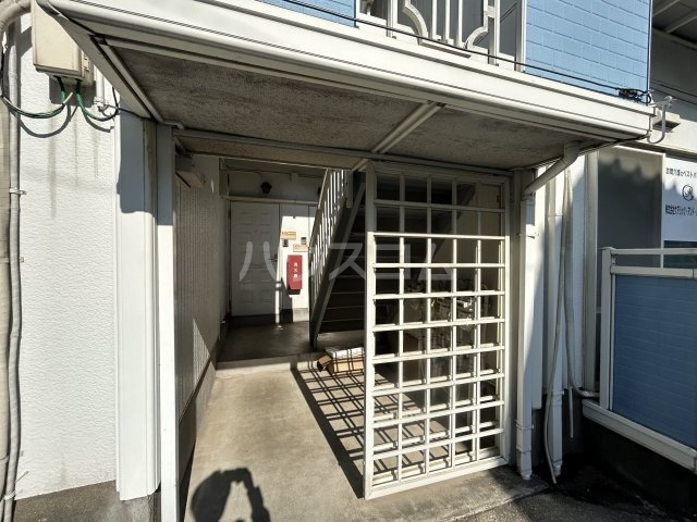 24/30 エントランス