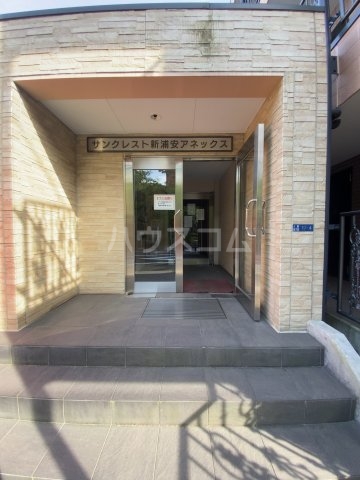 21/27 エントランス