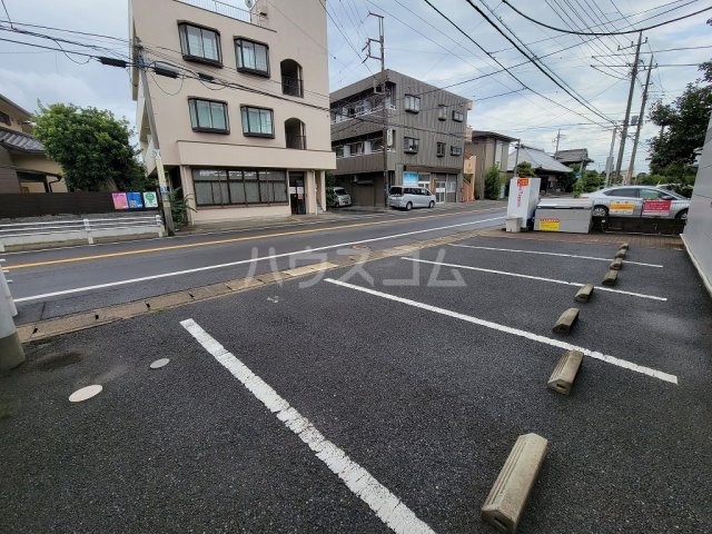28/30 駐車場