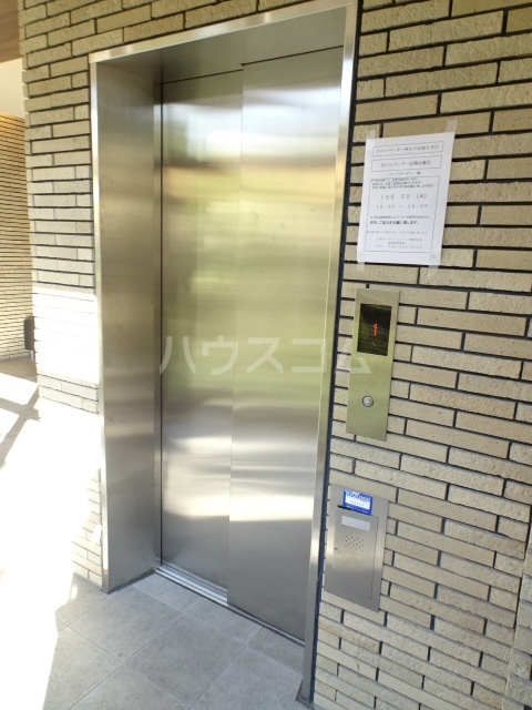 22/29 エントランス