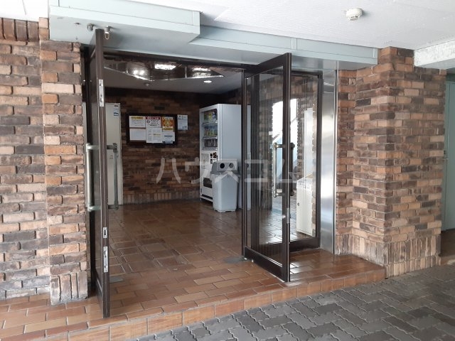 22/30 エントランス