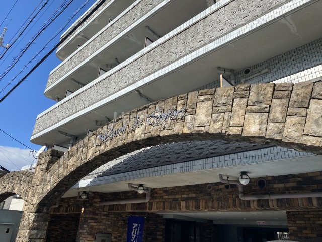 19/29 エントランス