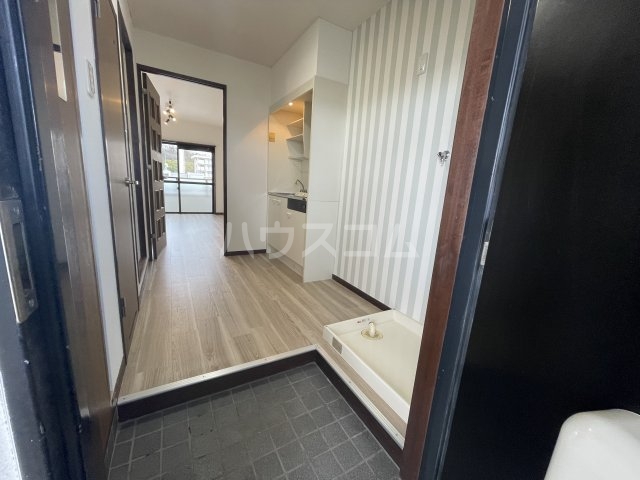 28/30 エントランス