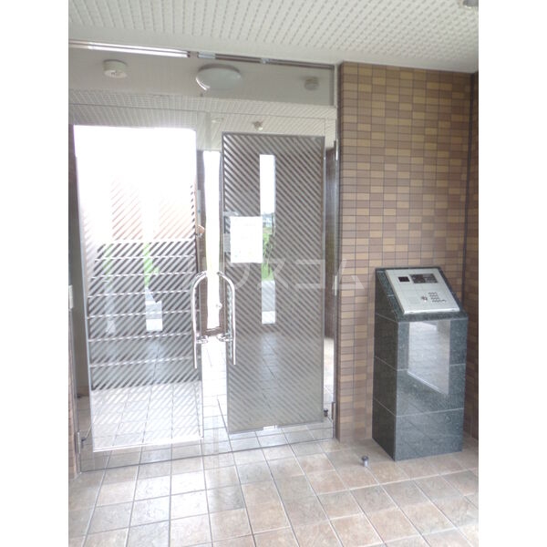 15/21 エントランス