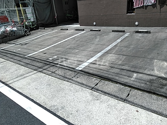 28/30 駐車場