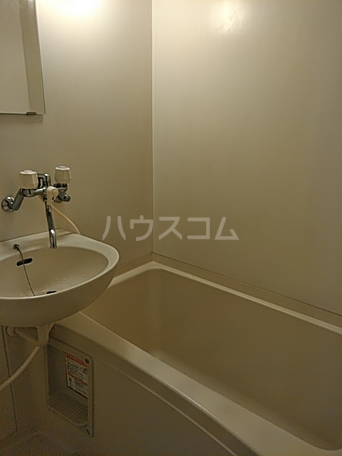 13/30 浴室