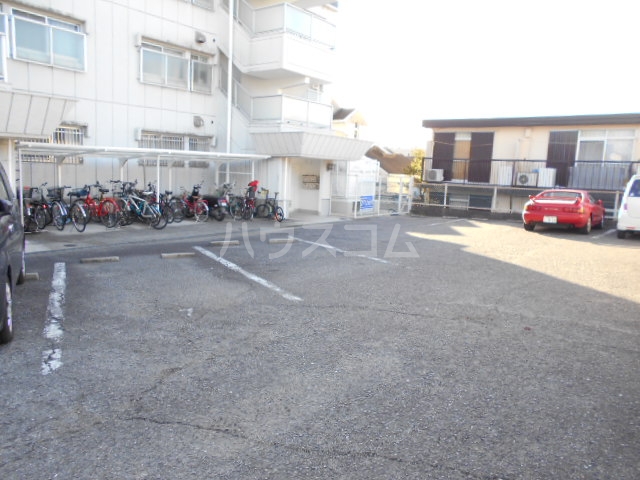 18/26 駐車場
