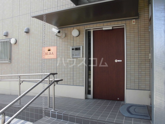 18/28 エントランス