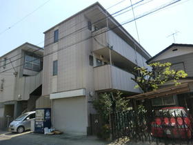 13/22 エントランス