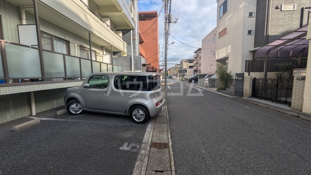 2/6 駐車場